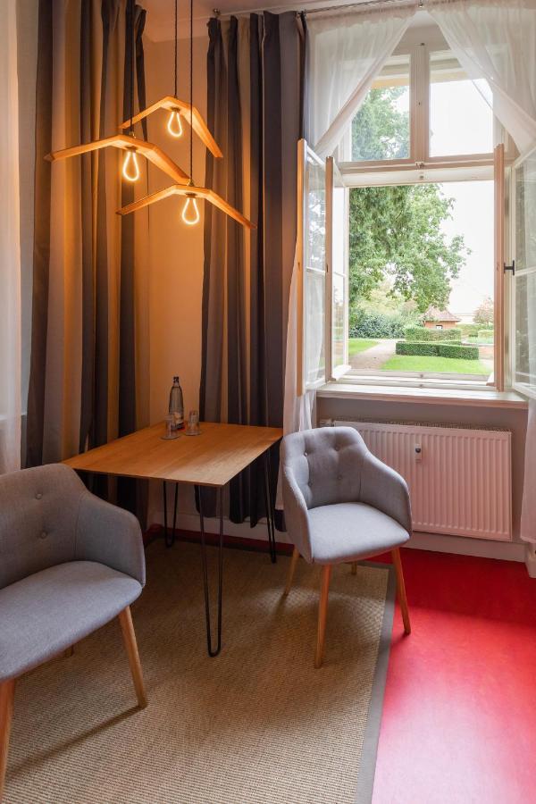 Kavaliershaus Krumke - Gaestehaus Im Schlosspark - Schluesselbox - Kein Tv酒店 外观 照片