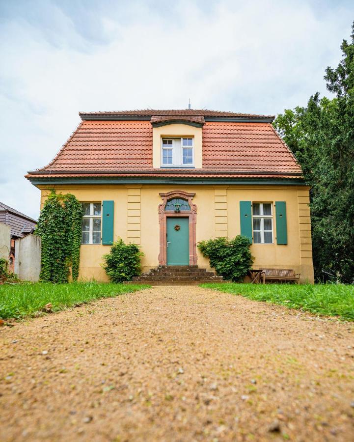 Kavaliershaus Krumke - Gaestehaus Im Schlosspark - Schluesselbox - Kein Tv酒店 外观 照片
