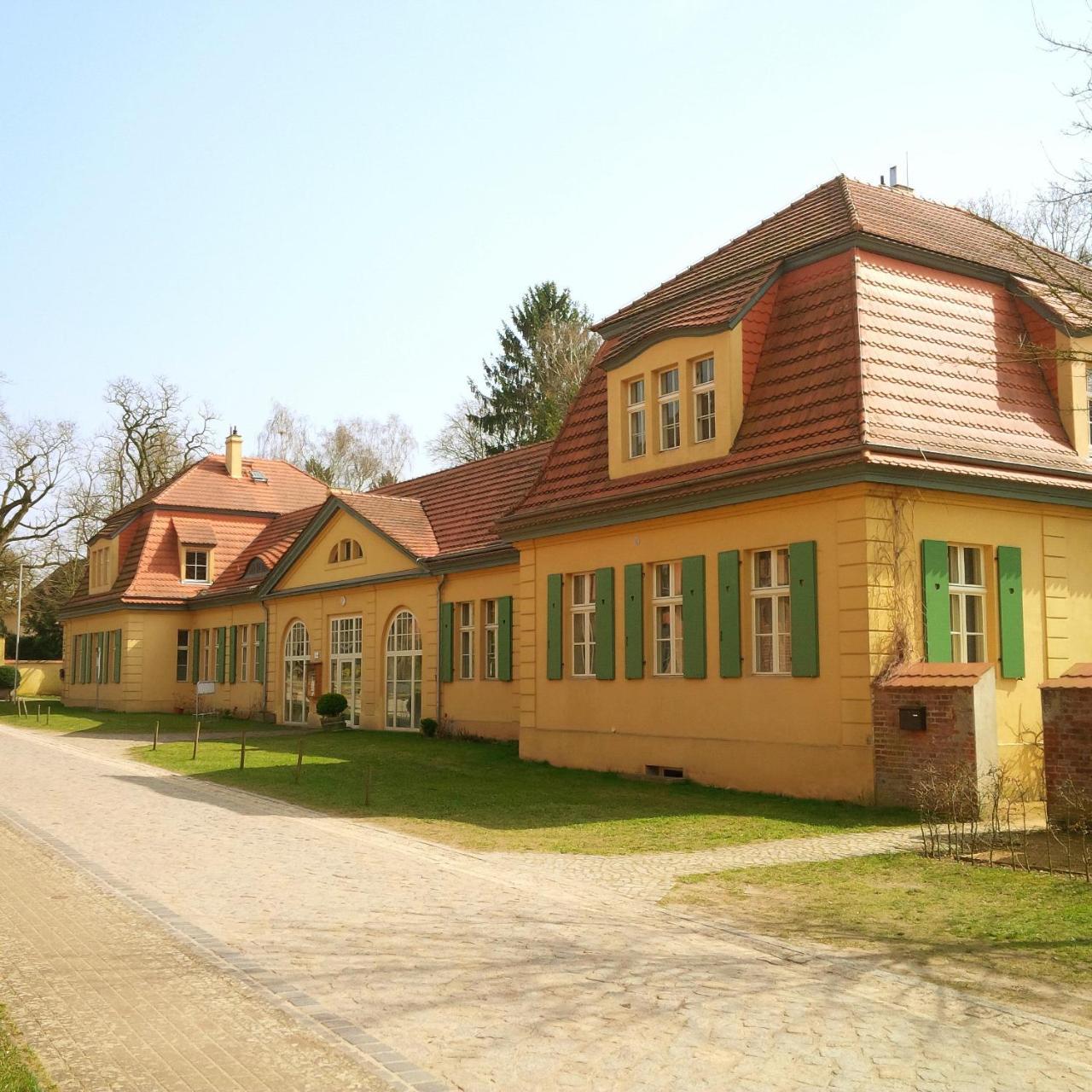 Kavaliershaus Krumke - Gaestehaus Im Schlosspark - Schluesselbox - Kein Tv酒店 外观 照片